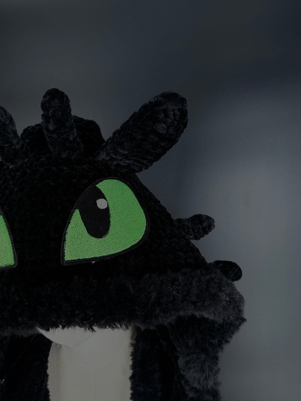 Toothless hooded scarf