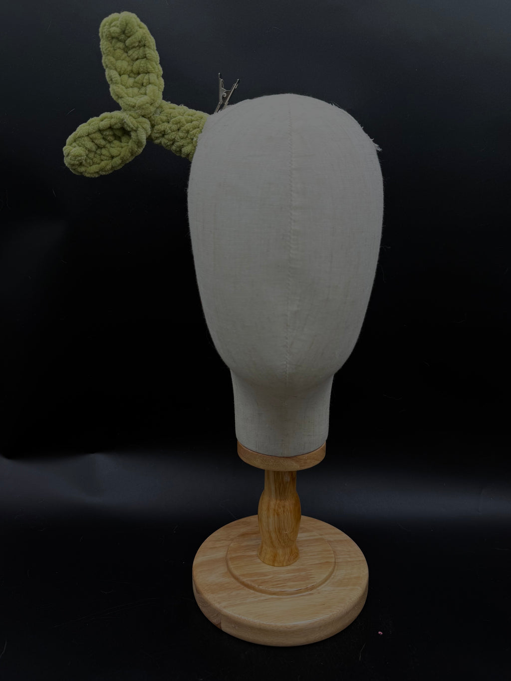 Sprout hairclip