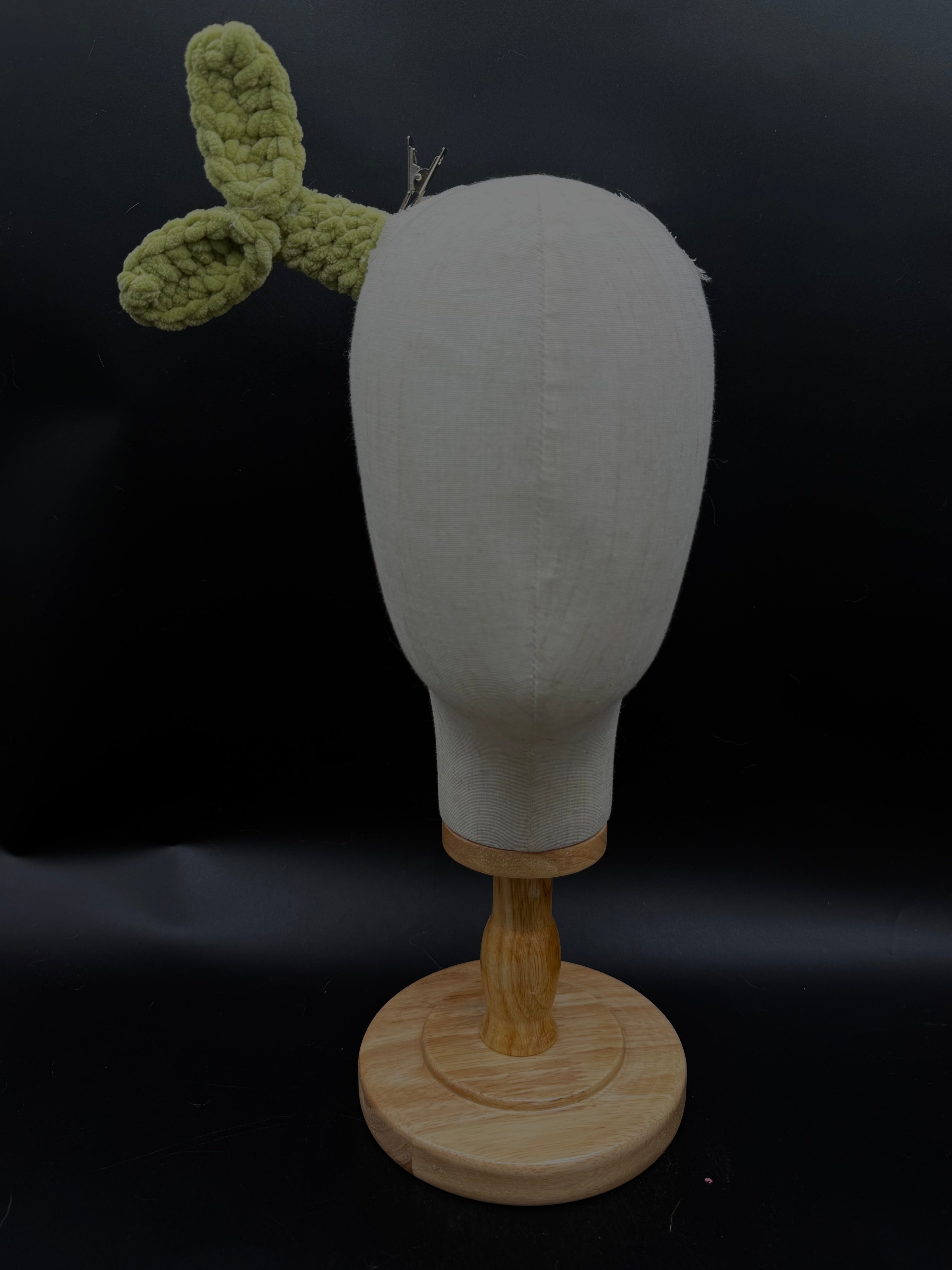 Sprout hairclip