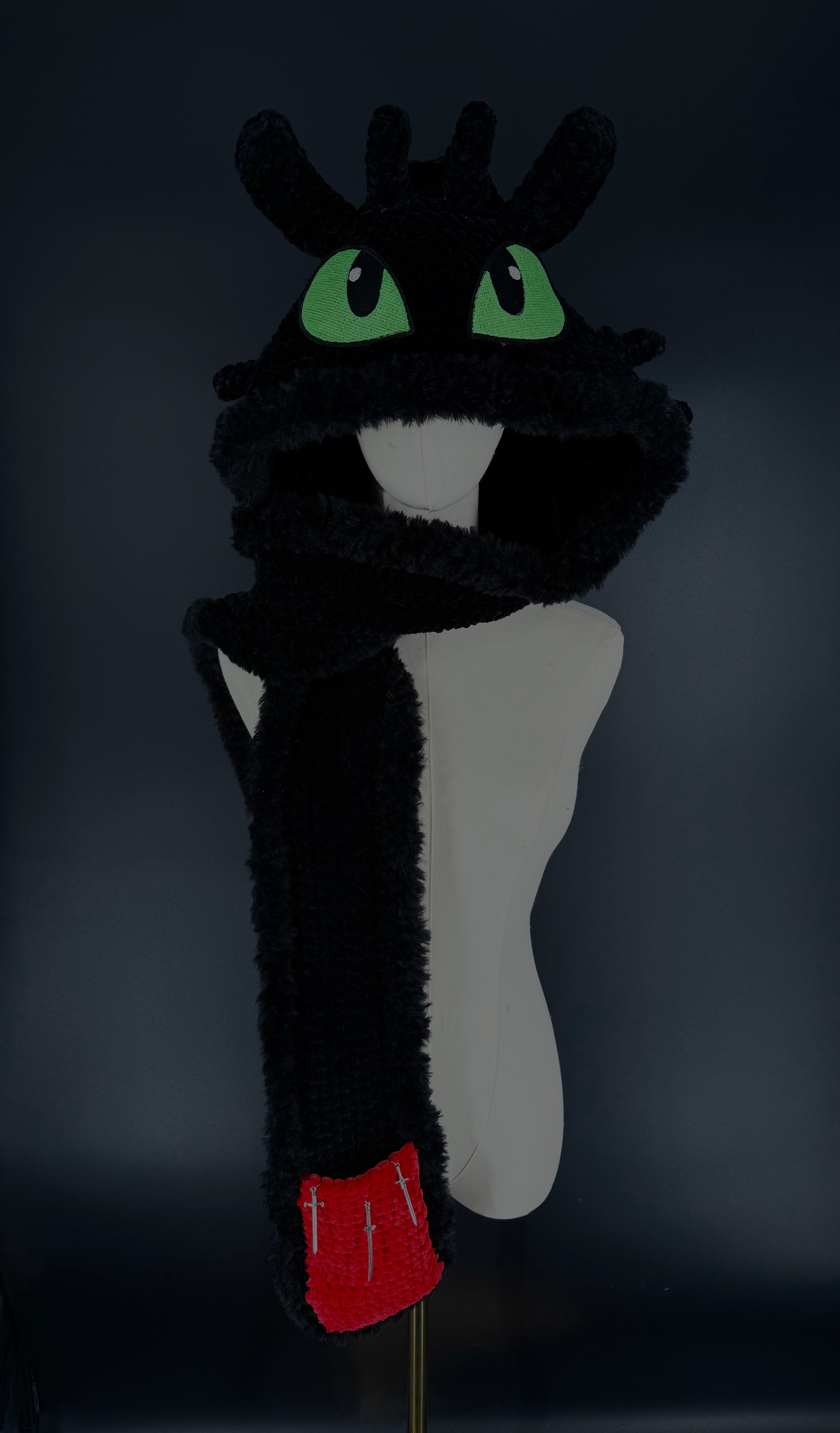 Toothless hooded scarf