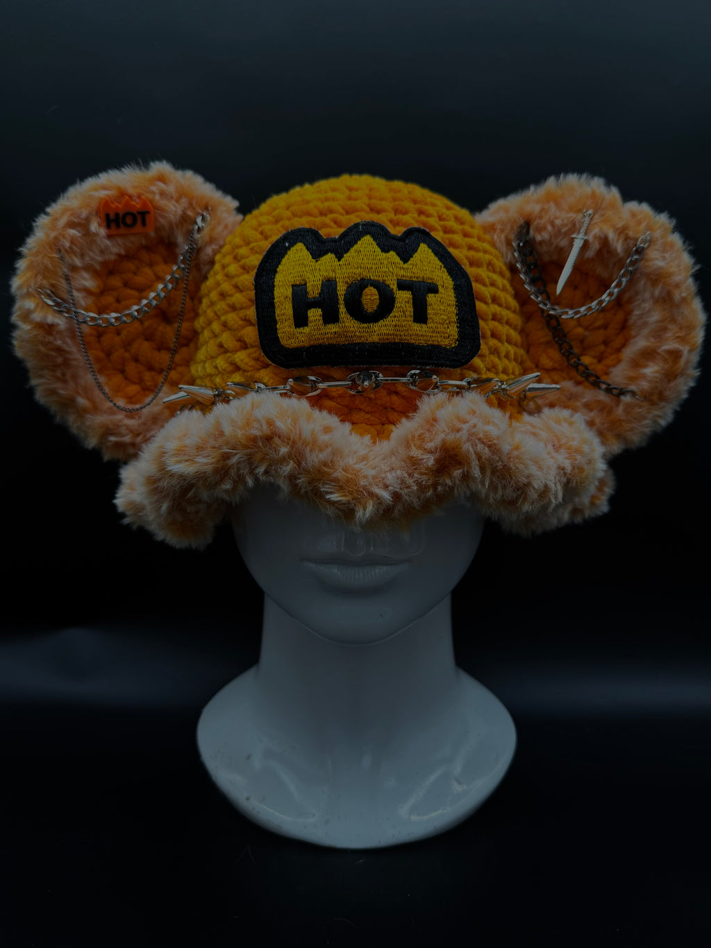 Bucket hat