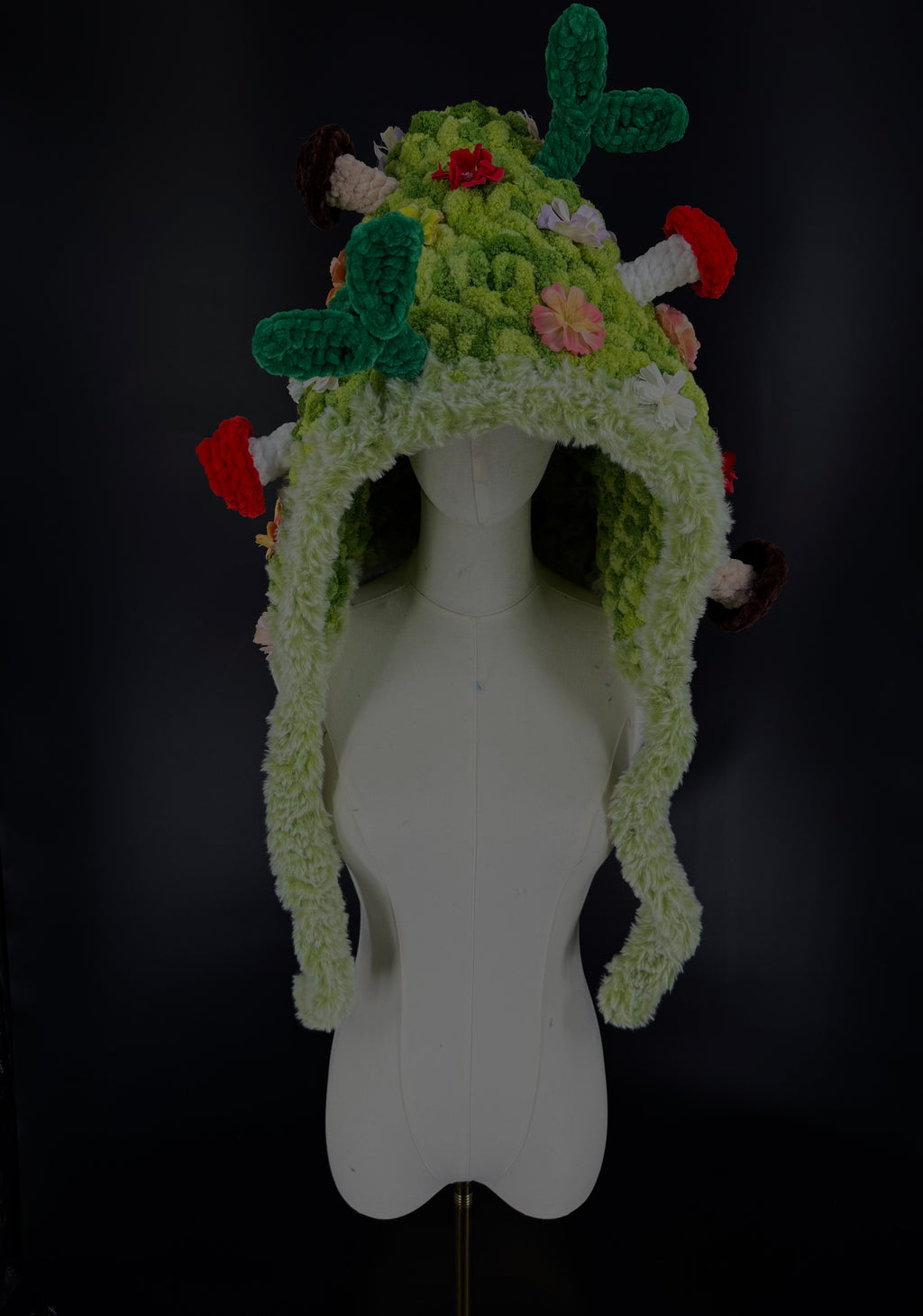 Chunky adjustable hood