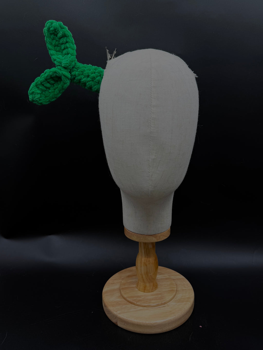 Sprout hairclip