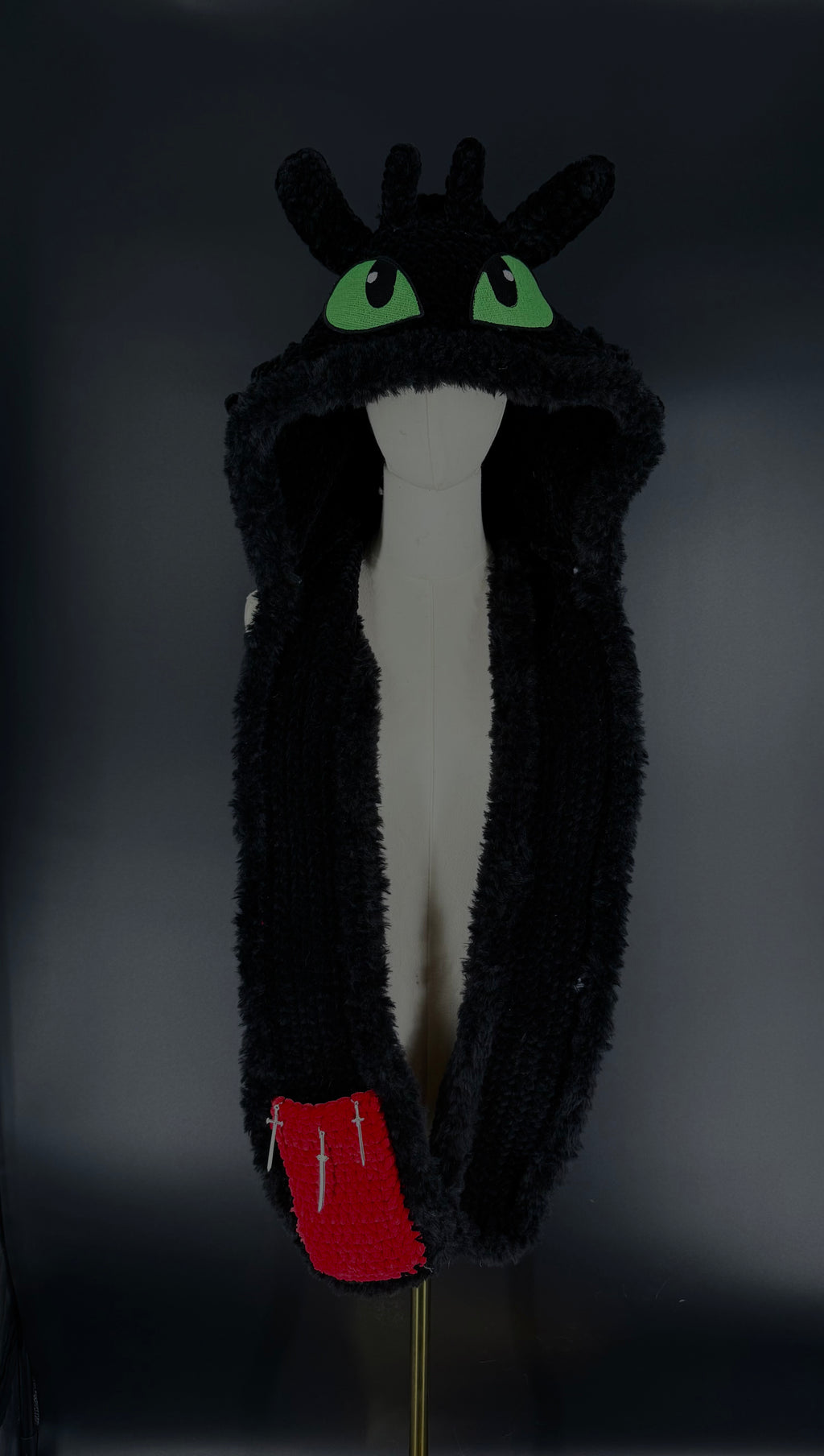 Toothless hooded scarf