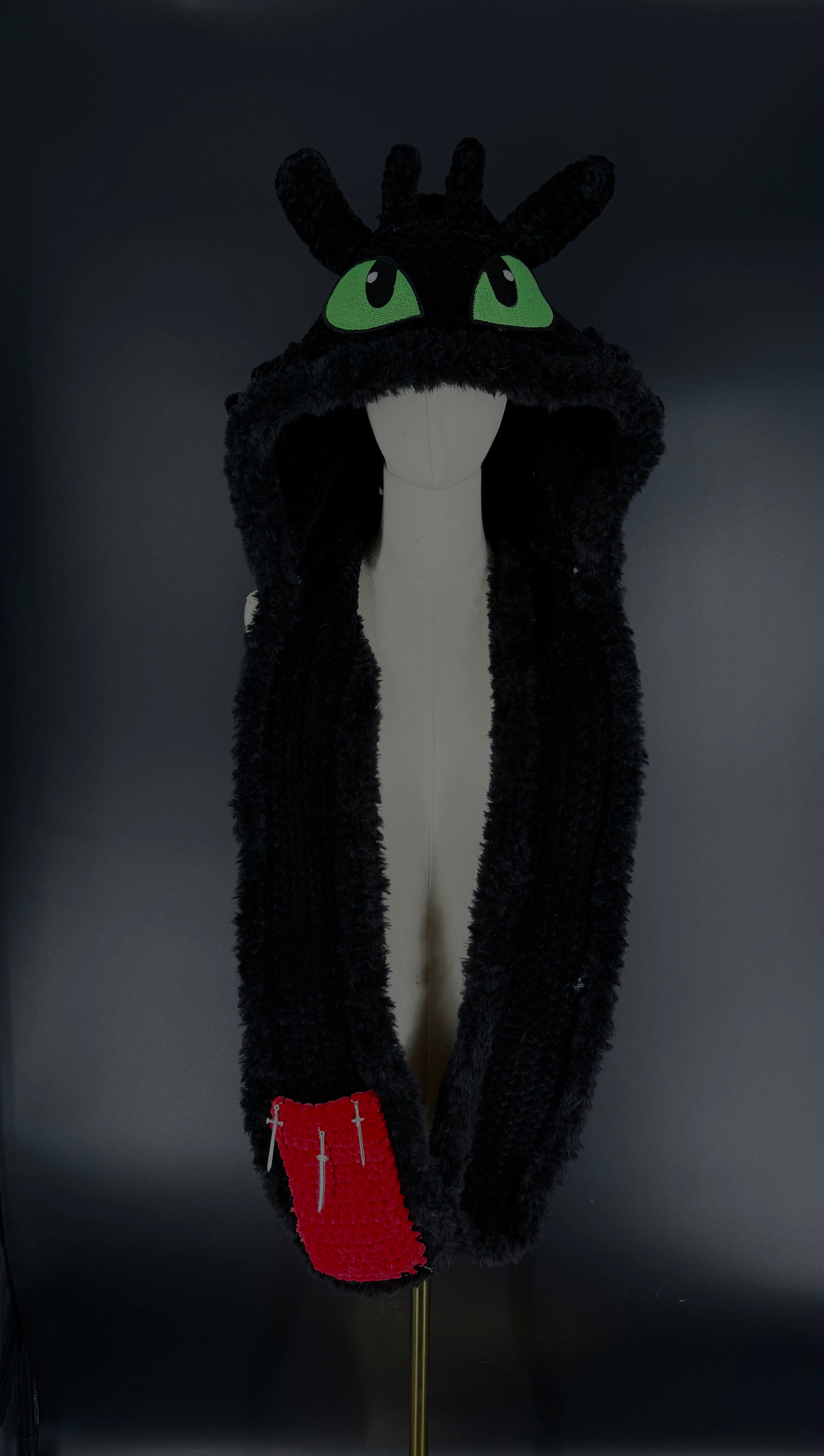 Toothless hooded scarf