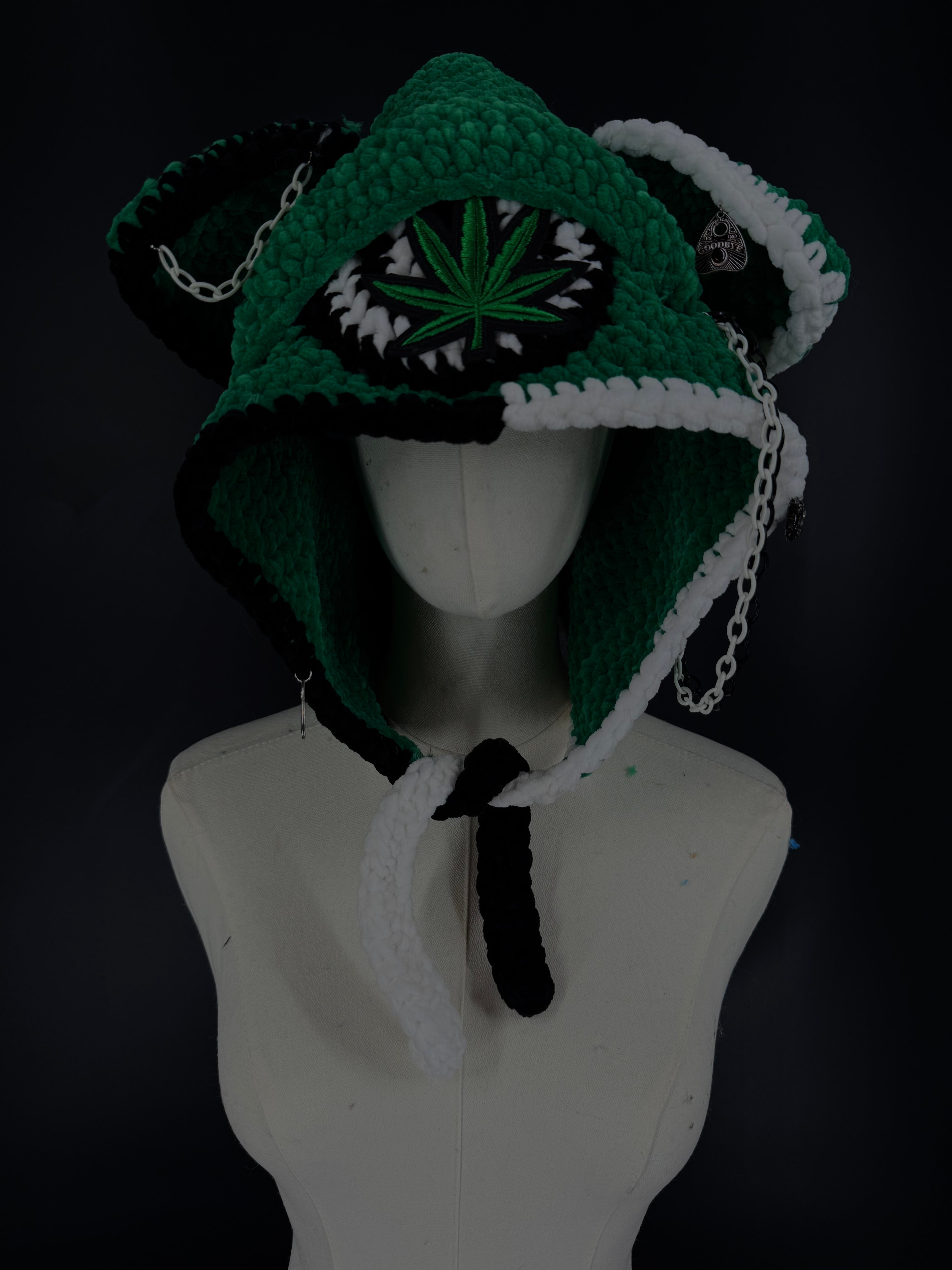 Adjustable hood