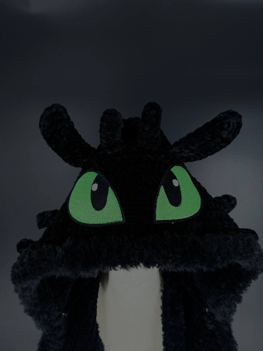 Toothless hooded scarf