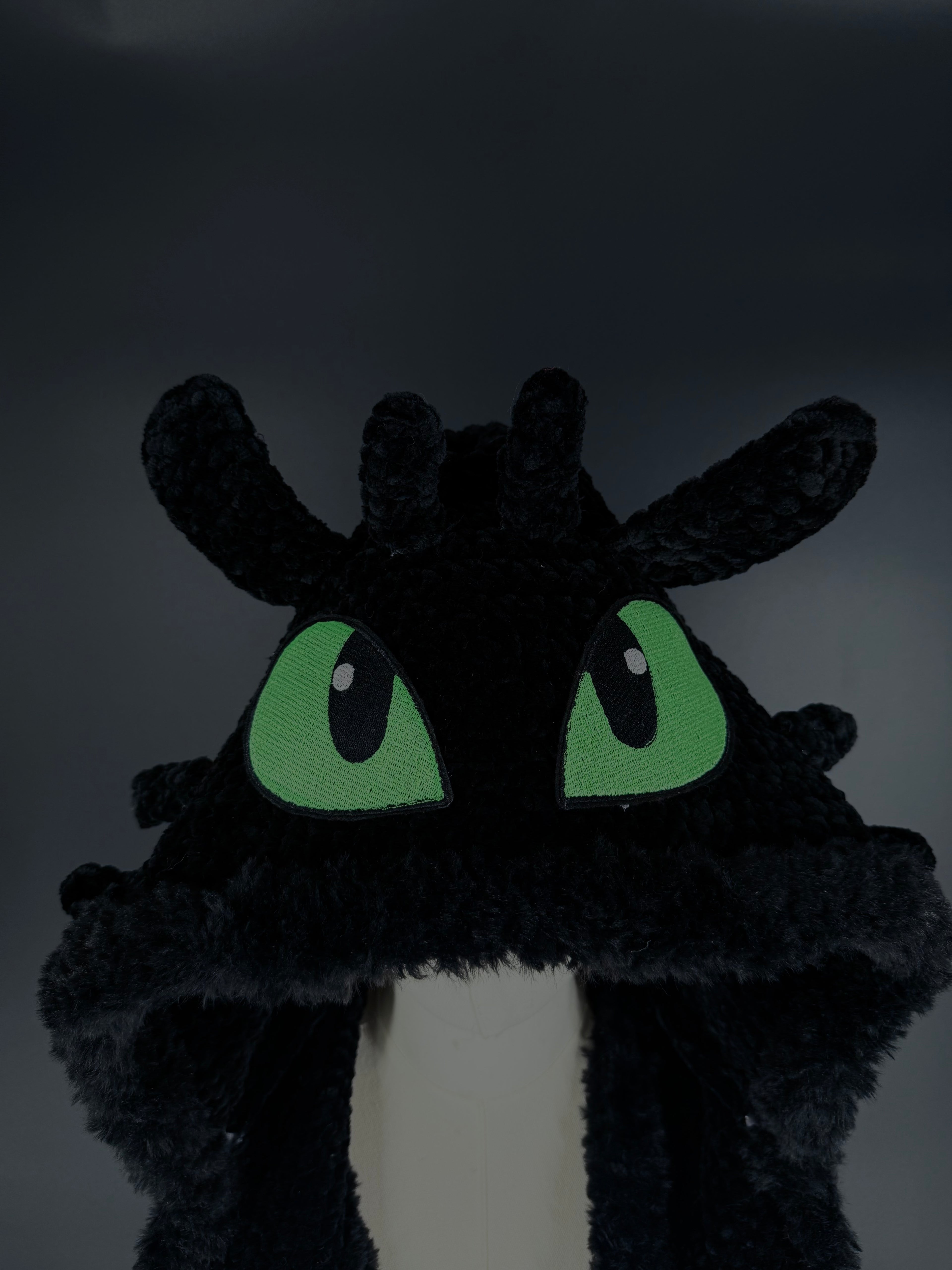 Toothless hooded scarf