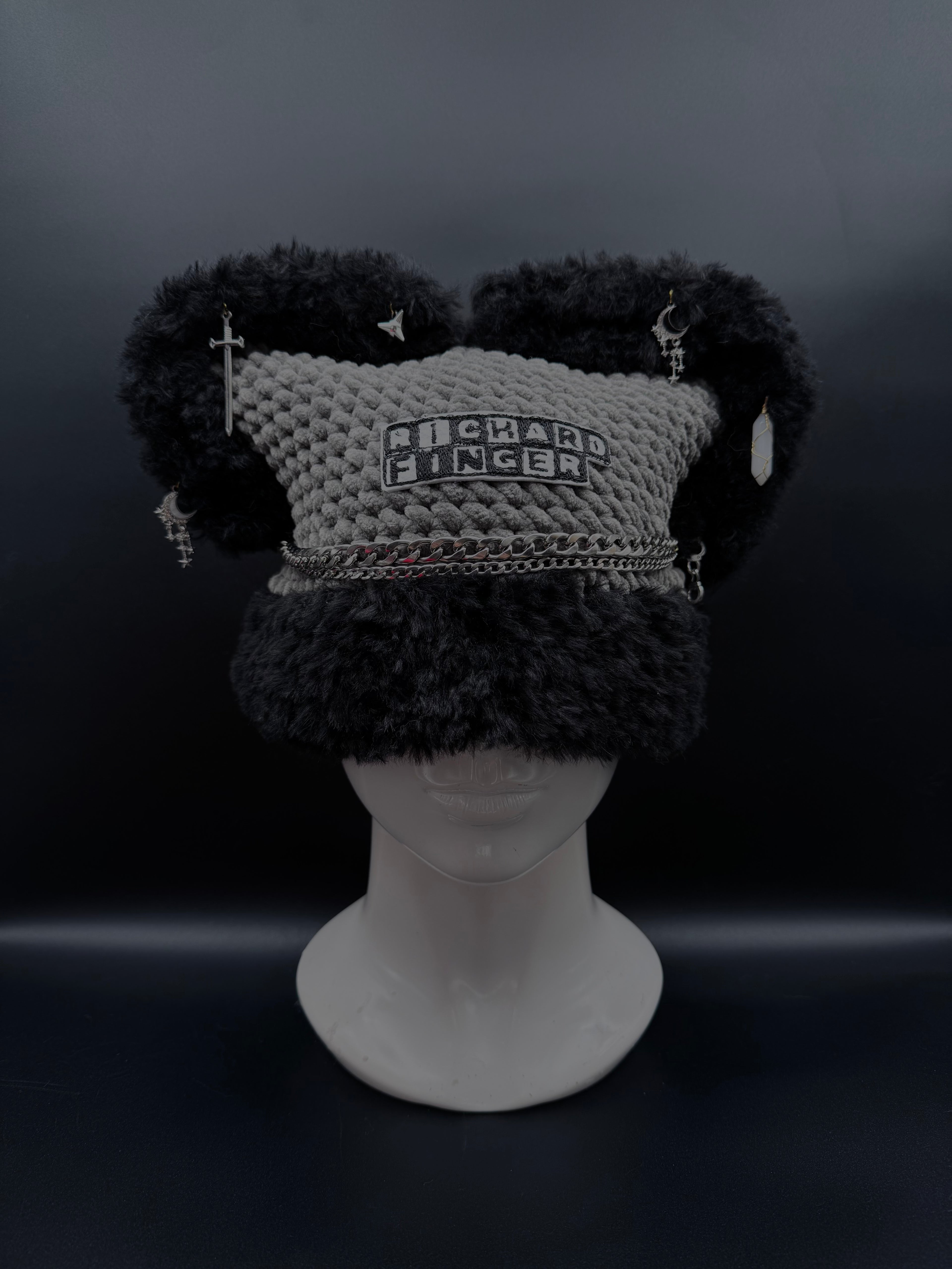 Richard Finger Cat Beanie