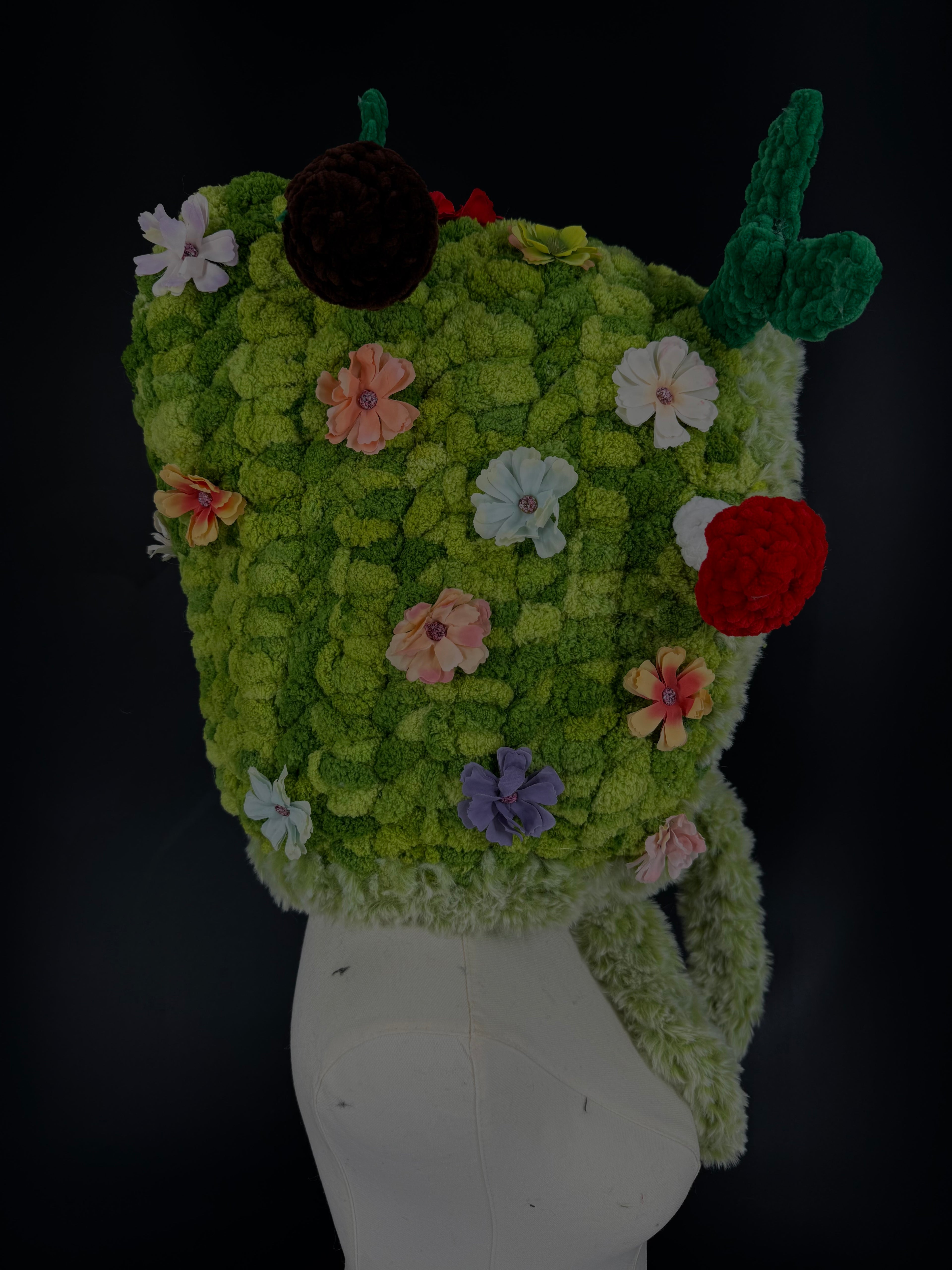 Chunky adjustable hood