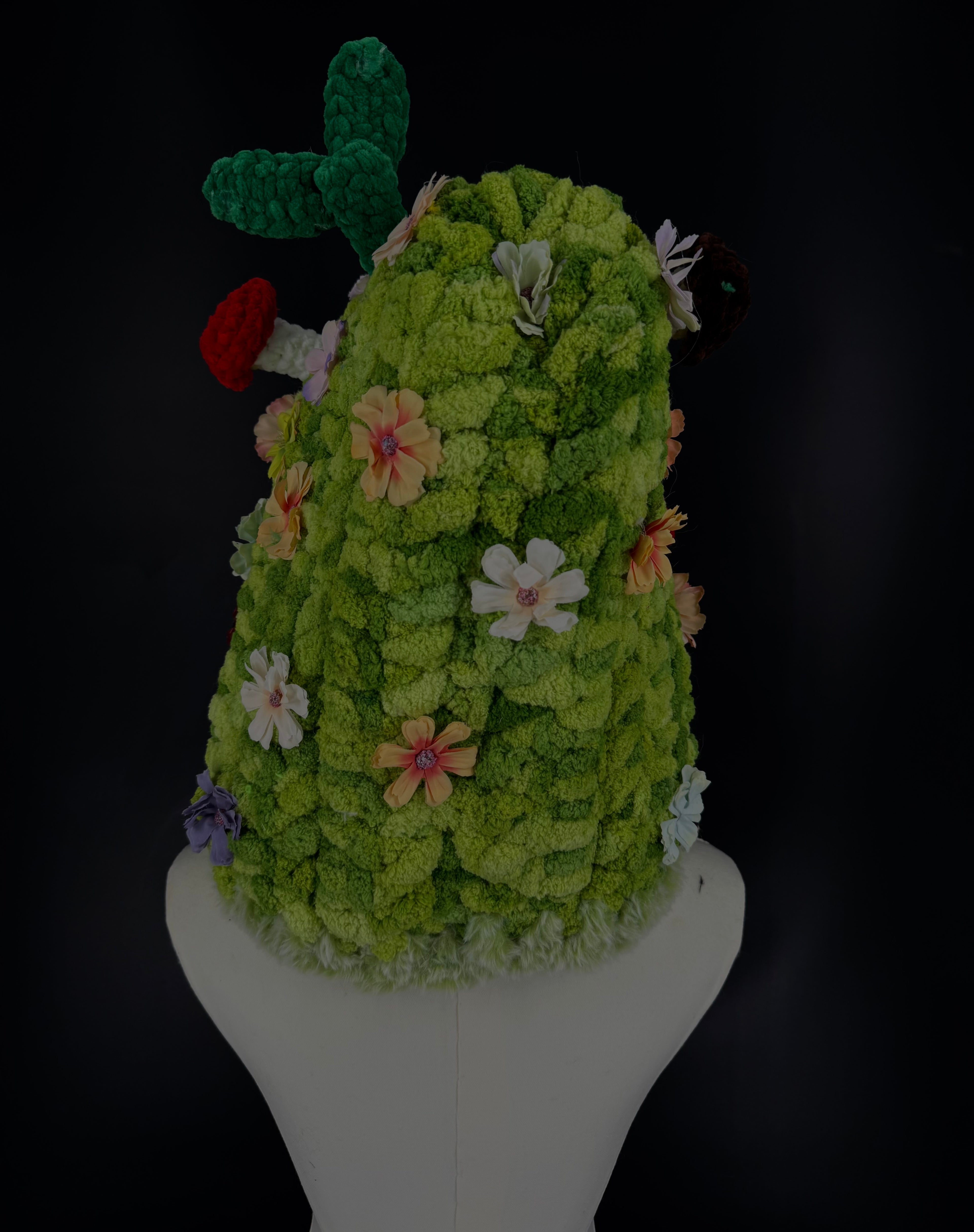 Chunky adjustable hood