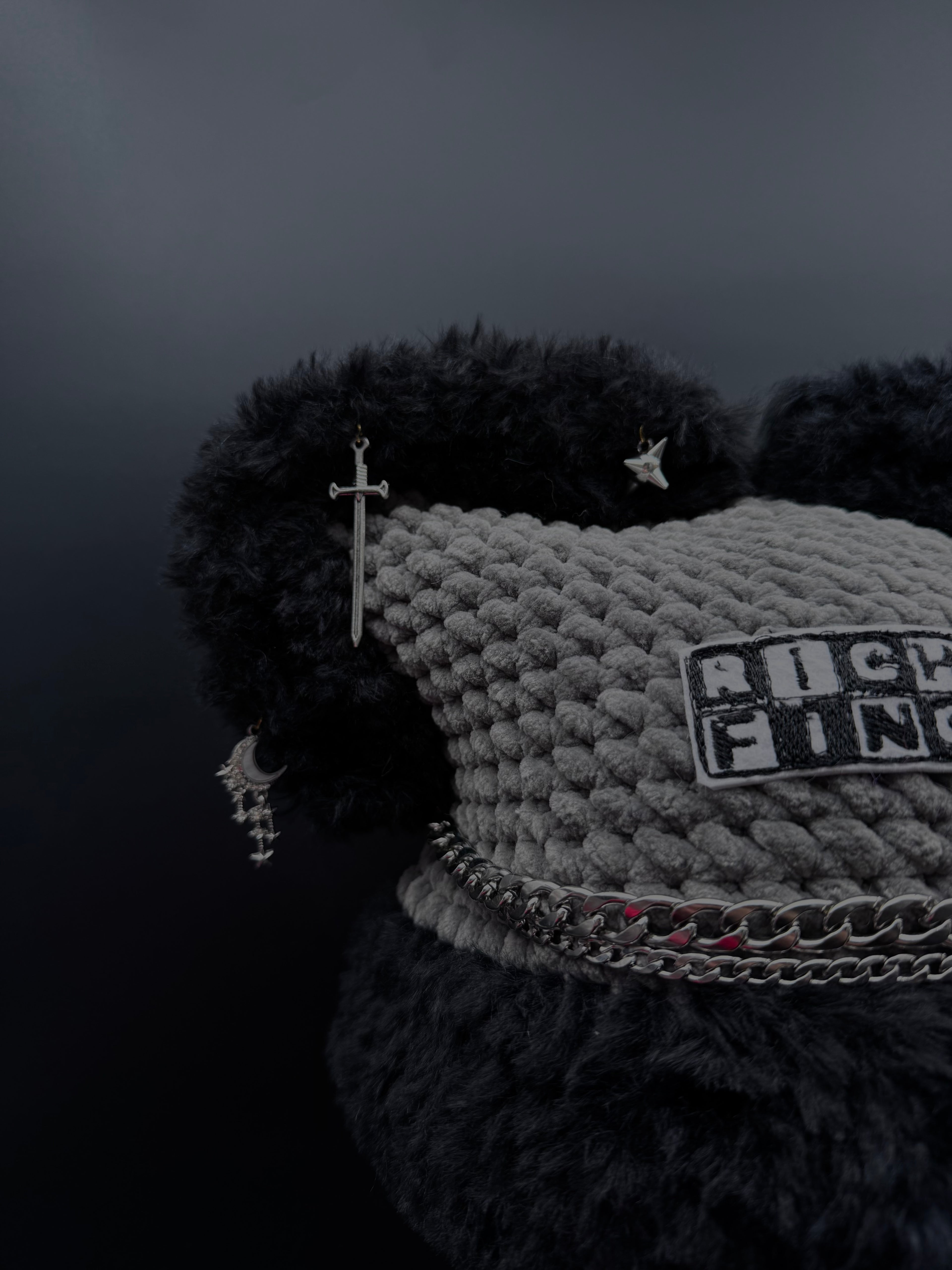 Richard Finger Cat Beanie