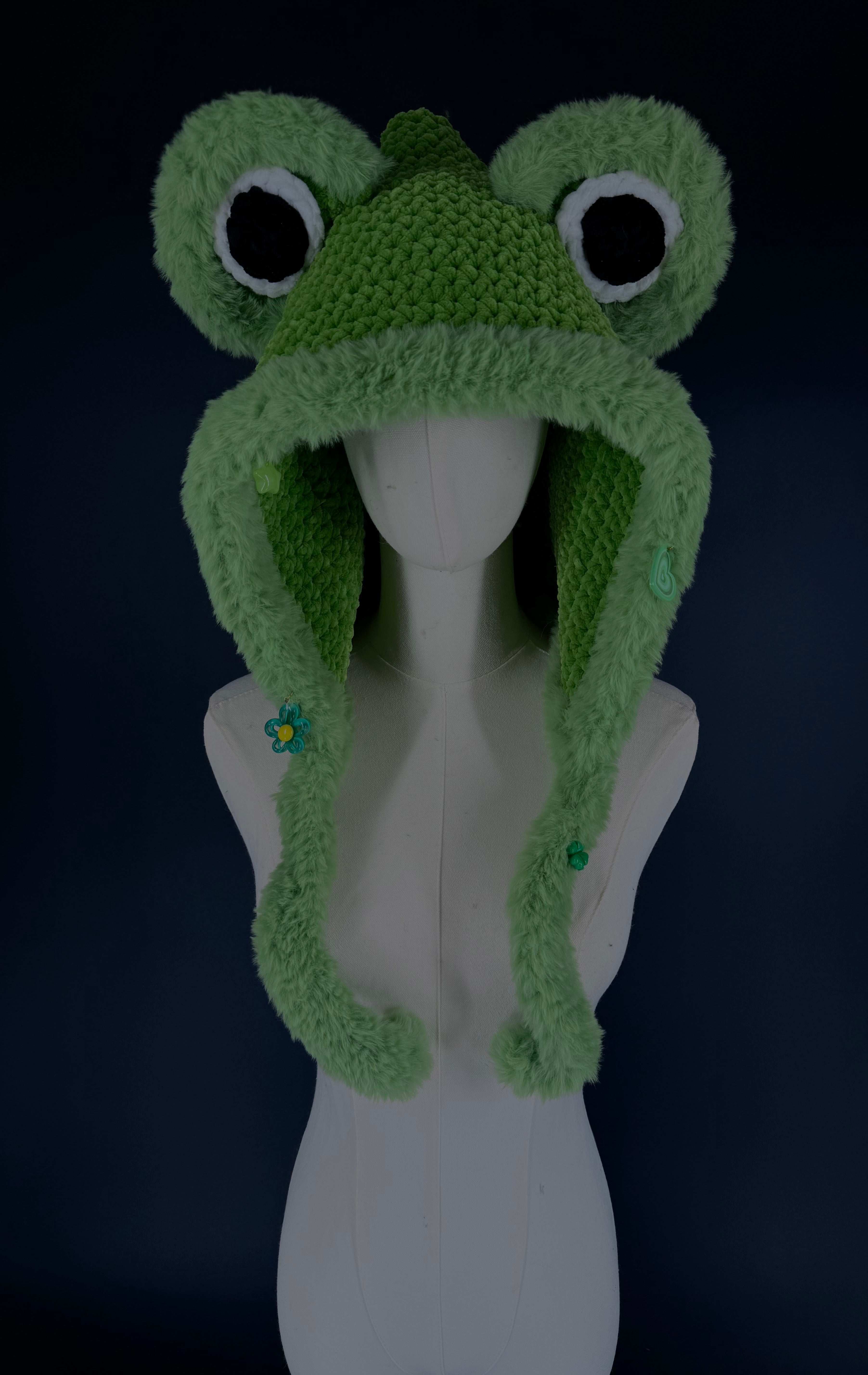 Adjustable hood